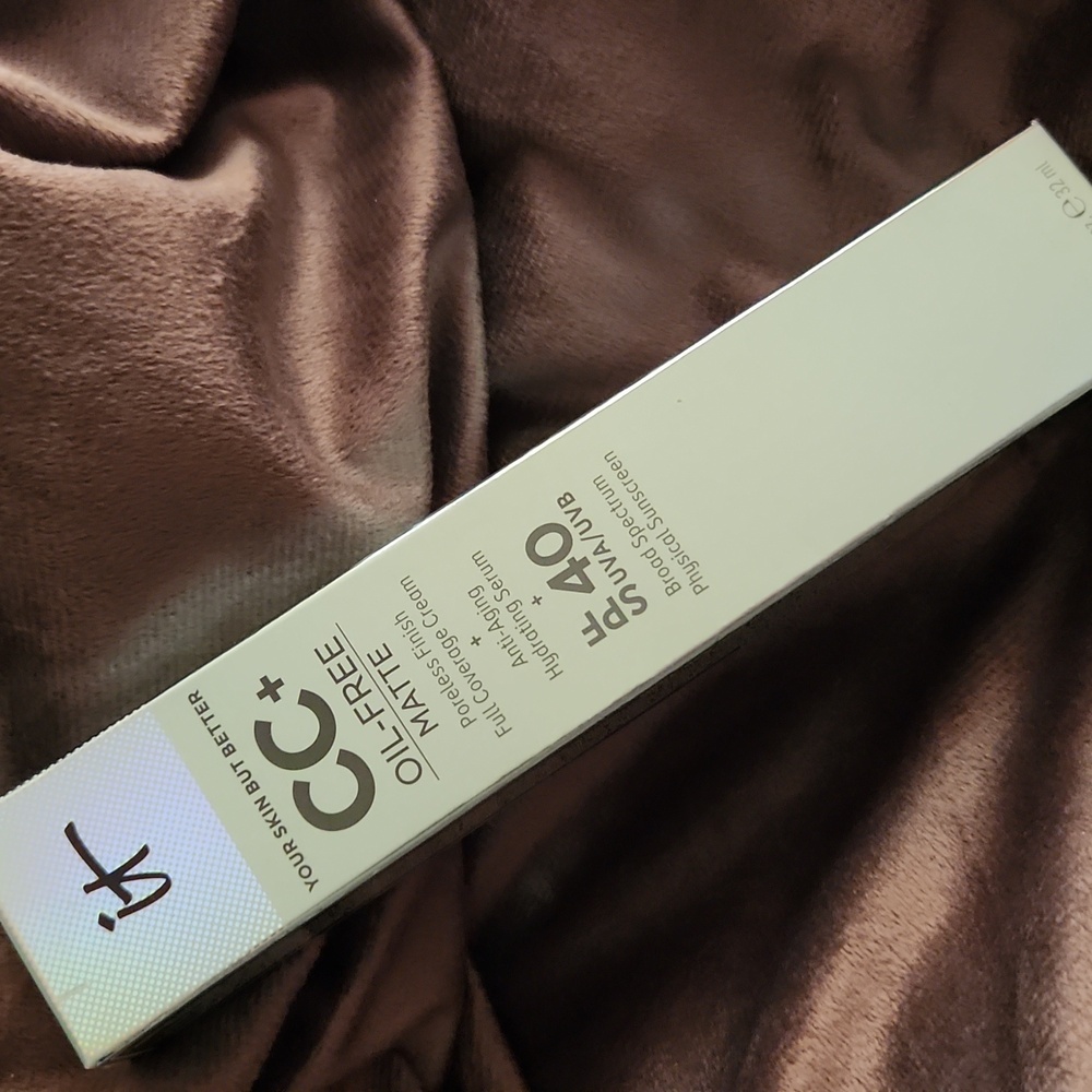 IT Cosmetics CC+ Oil-Free Matte Foundation